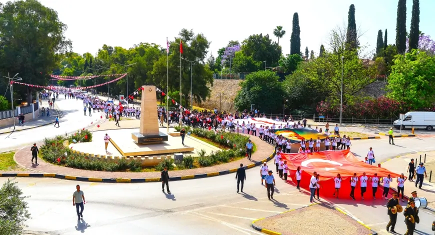 Празднование 19 Мая — дня памяти Ататюрка сопровождается церемониями и мероприятиями.