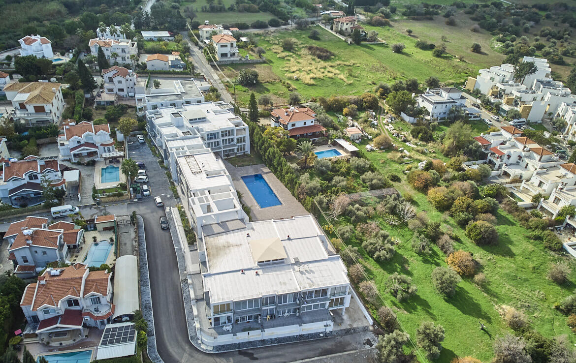 Квартира с садом в Гирне в COLESIUM COURT 