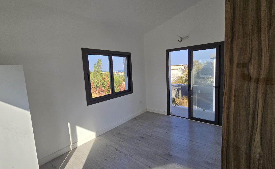 Новая 3+1 вилла в Лапте