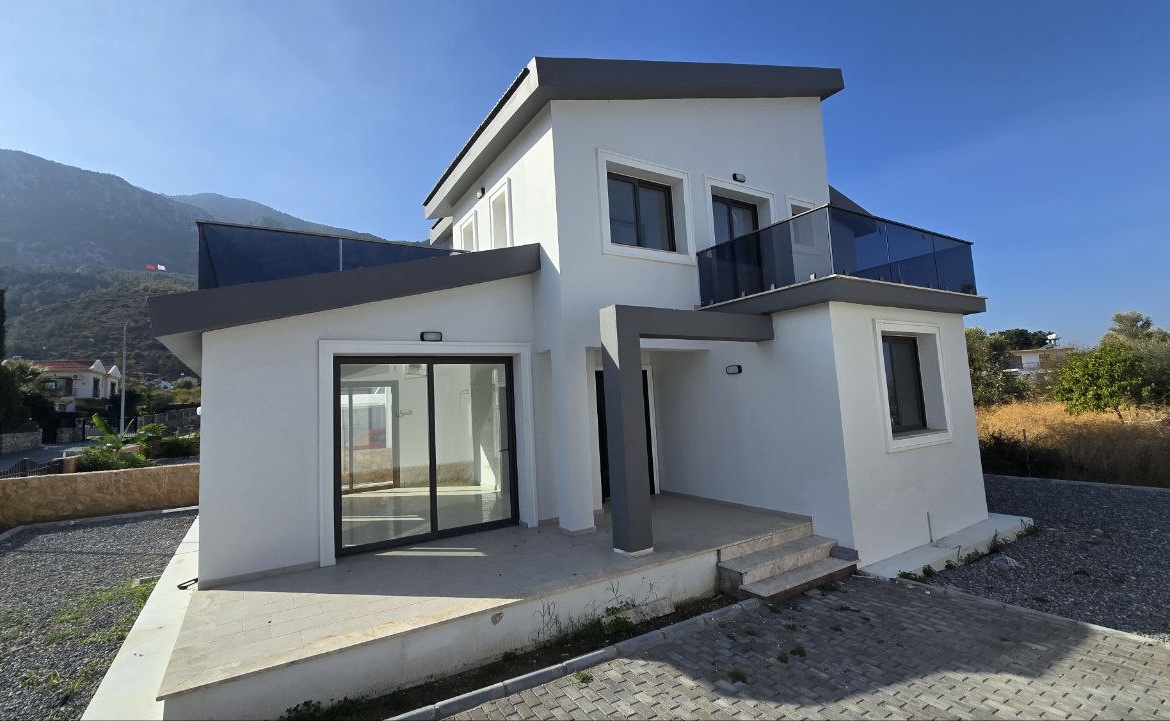 Новая 3+1 вилла в Лапте