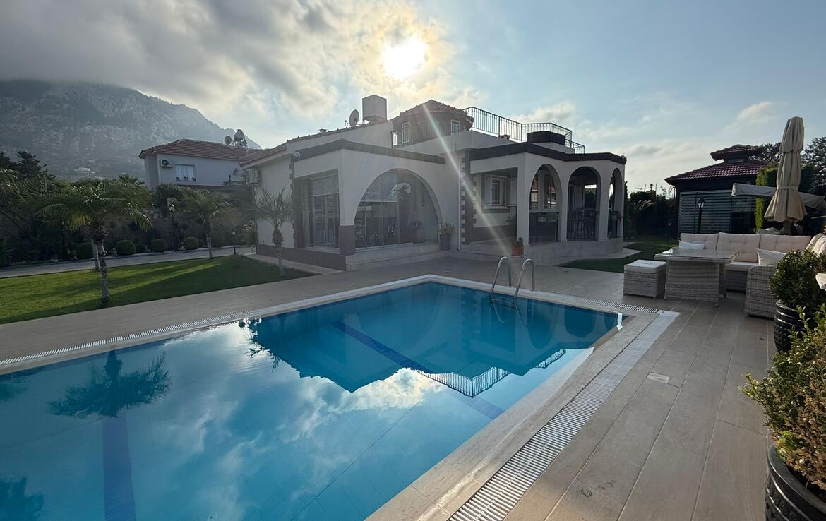 Невероятно красивое бунгало 3+2 в Каршияке