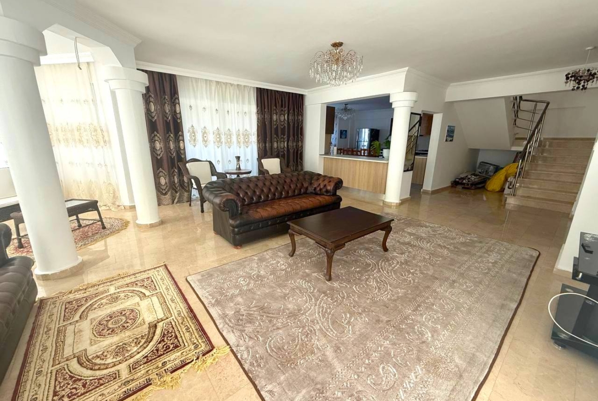 Аренда просторной виллы 4+1 в Алсанджаке