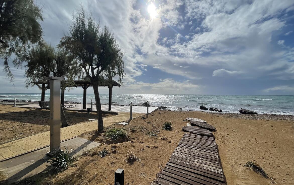 Недвижимость Северного Кипра у моря — квартира 2+1 в комплексе Thalassa Beach Resort